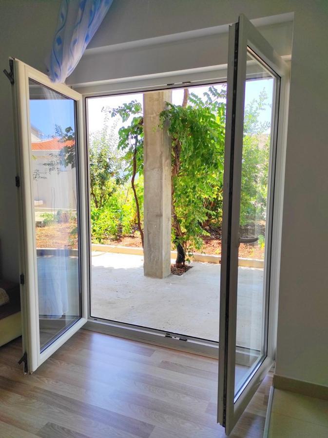 One Bedroom Apartment Gogo With Private Parking Neum Bagian luar foto